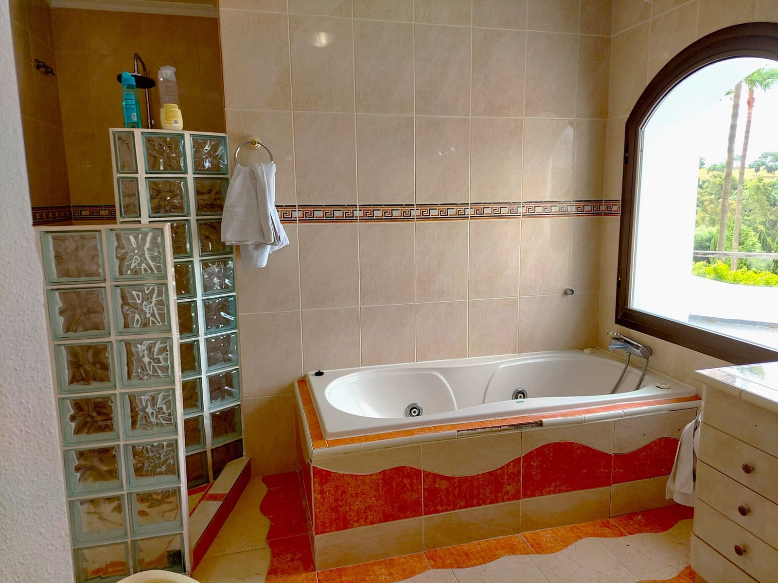 5 soveværelse Villa til salg i Sotogrande med swimmingpool garage - € 975.000 (Ref: 9051364)