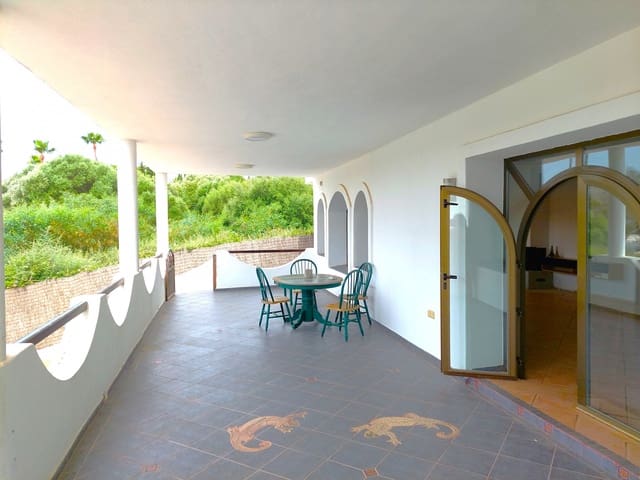 5 slaapkamer Villa te koop in Sotogrande, San Roque met zwembad garage - € 975.000 (Ref: 9051364)