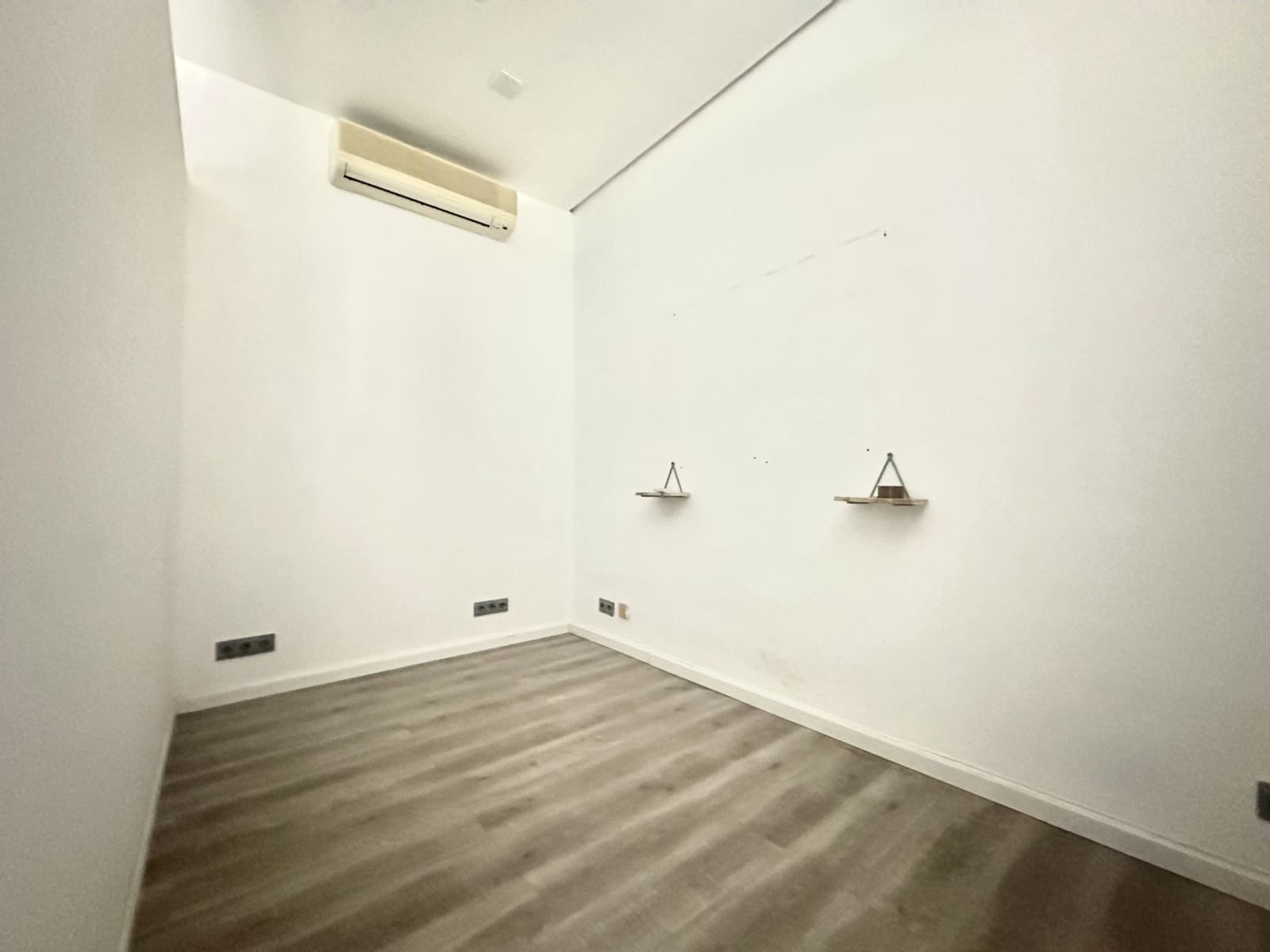 Kaupallinen myytävänä paikassa Marbella - 298 200 € (Ref: 9062656)