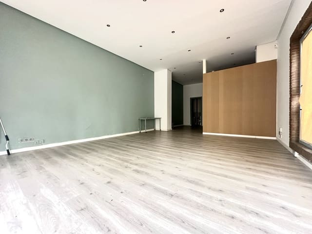 Kaupallinen myytävänä paikassa Marbella - 298 200 € (Ref: 9062656)