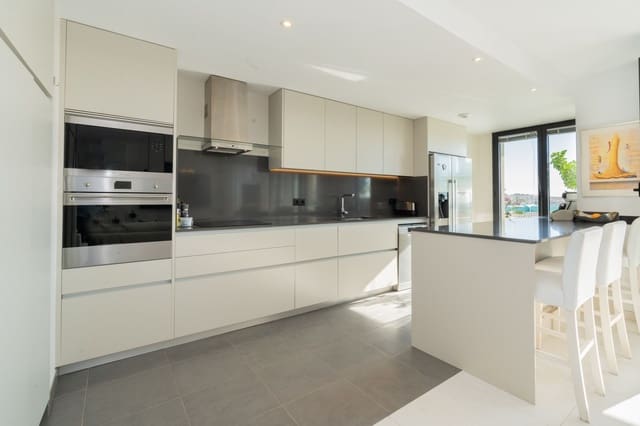 3 soveværelse Lejlighed til salg i Parque Central, Estepona med swimmingpool garage - € 1.890.000 (Ref: 9078276)