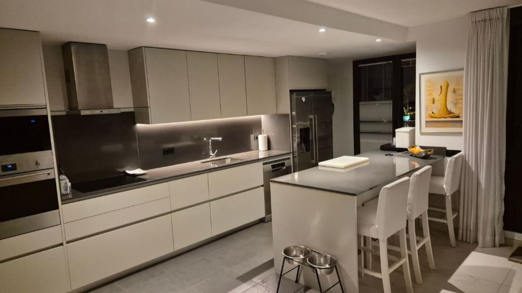 3 bedroom Apartment for sale in Estepona with pool garage - € 1,499,000 (Ref: 9078276)