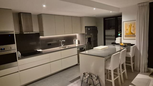 3 soveværelse Lejlighed til salg i Parque Central, Estepona med swimmingpool garage - € 1.499.000 (Ref: 9078276)