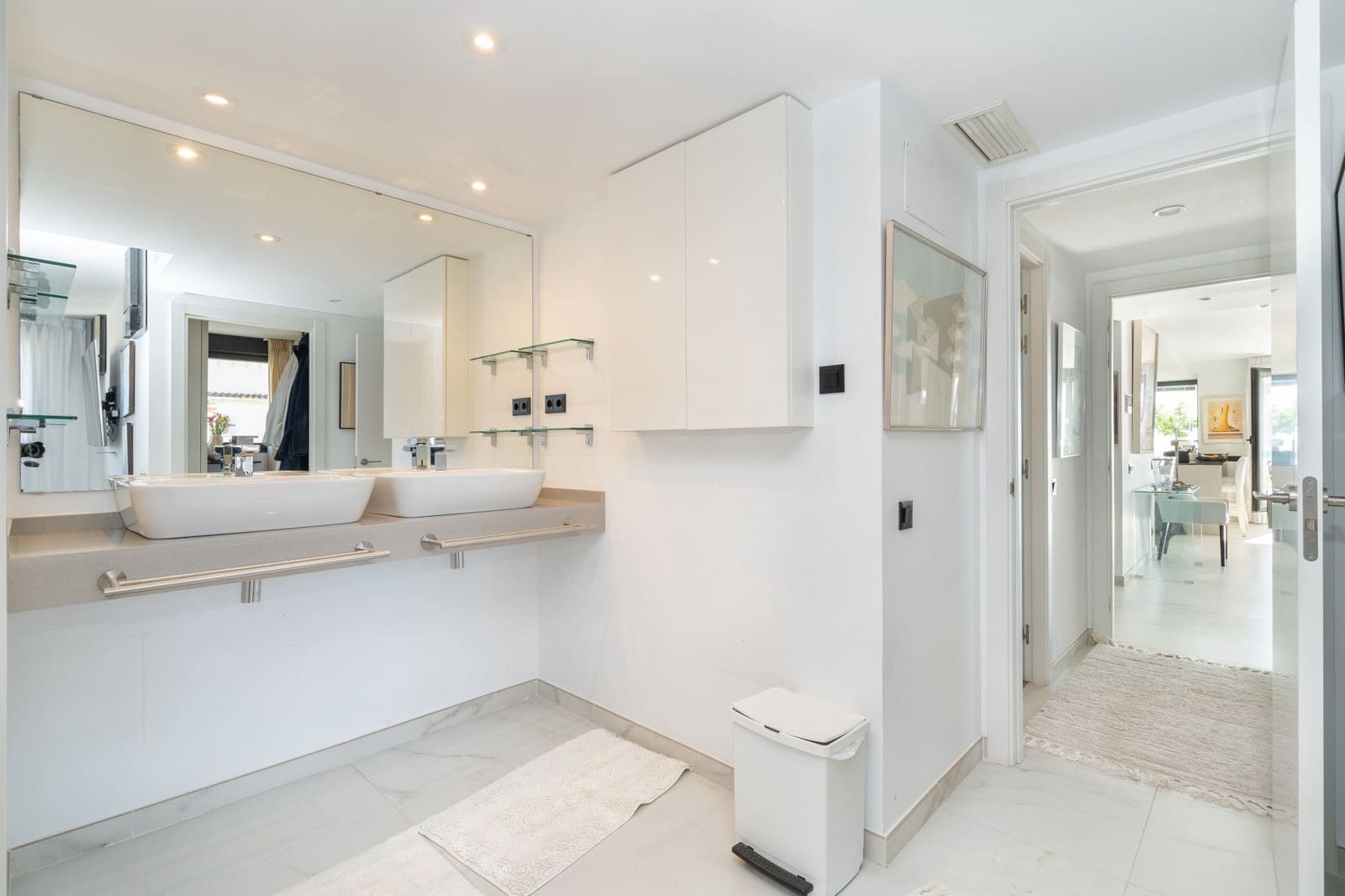 3 bedroom Apartment for sale in Estepona with pool garage - € 1,499,000 (Ref: 9078276)