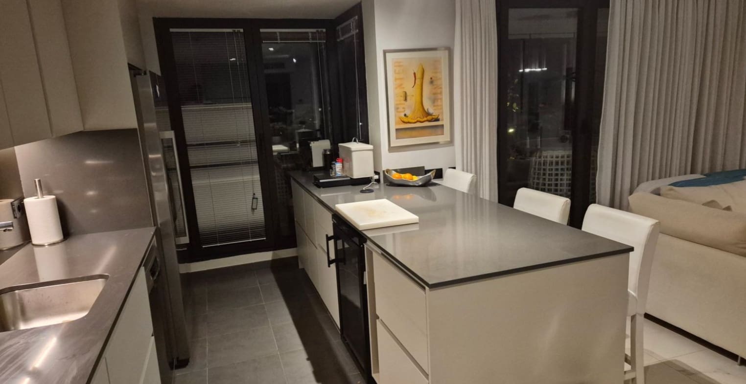 3 bedroom Apartment for sale in Estepona with pool garage - € 1,499,000 (Ref: 9078276)