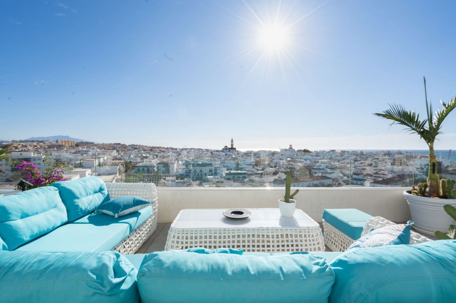 3 bedroom Apartment for sale in Estepona with pool garage - € 1,499,000 (Ref: 9078276)