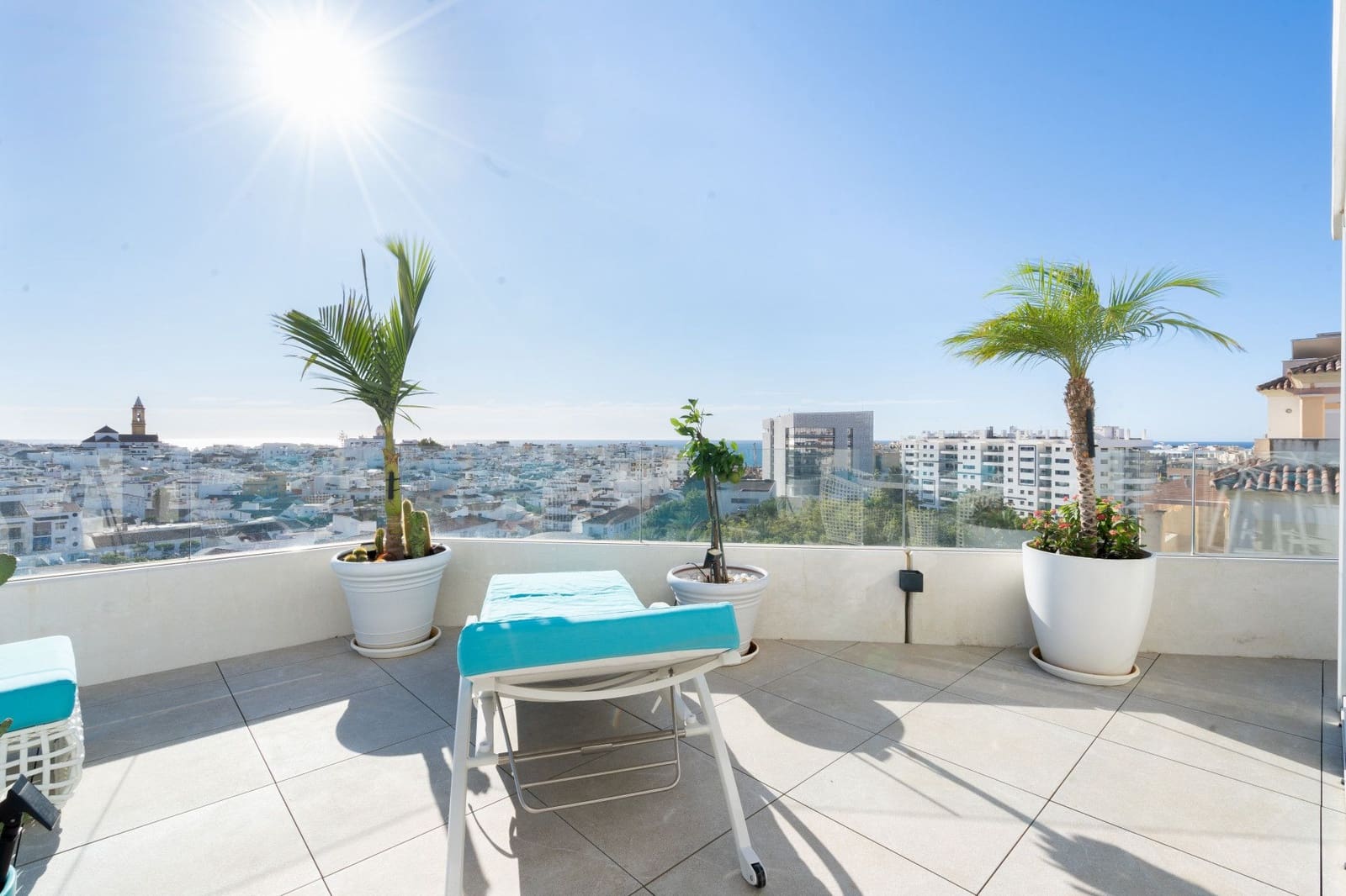 3 bedroom Apartment for sale in Estepona with pool garage - € 1,499,000 (Ref: 9078276)