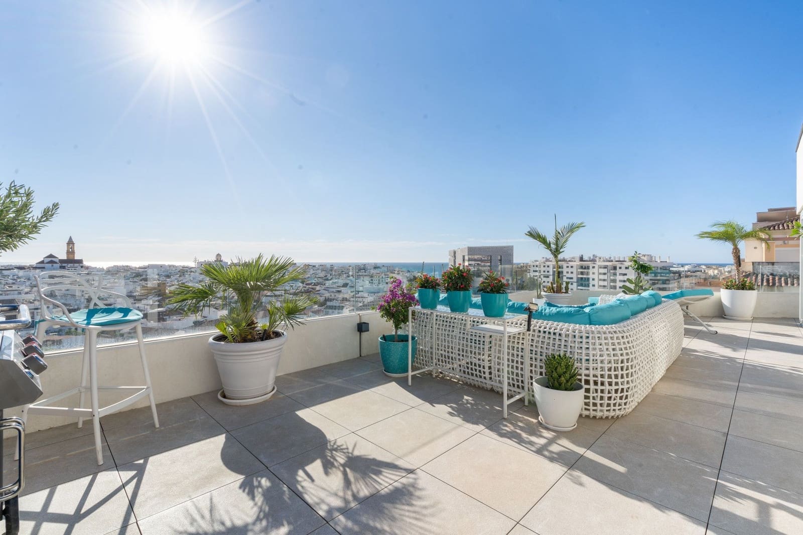 3 bedroom Apartment for sale in Estepona with pool garage - € 1,499,000 (Ref: 9078276)