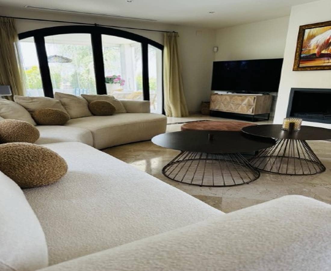 5 makuuhuone Huvila myytävänä paikassa Marbella mukana uima-altaan 
autotalli - 2 690 000 € (Ref: 9081809)