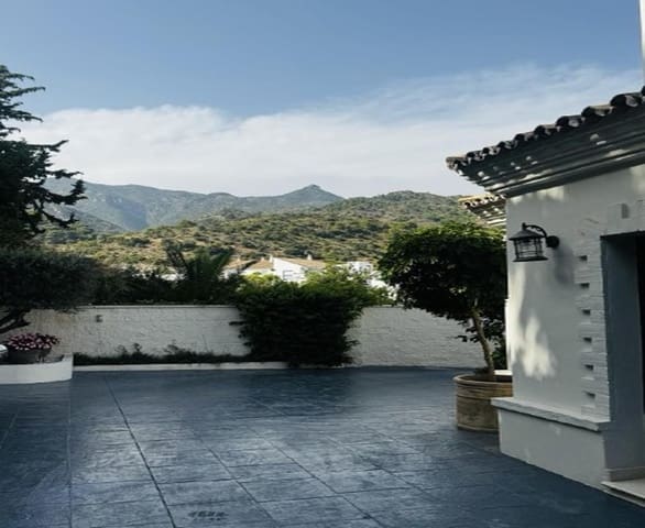 5 makuuhuone Huvila myytävänä paikassa Marbella mukana uima-altaan 
autotalli - 2 690 000 € (Ref: 9081809)