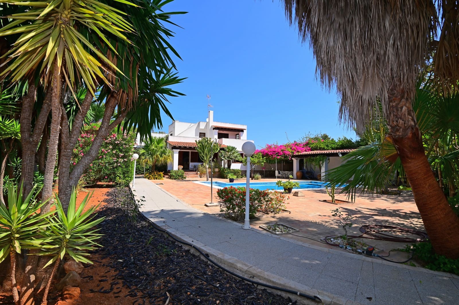 4 bedroom Villa for sale in Santa Eulalia / Santa Eularia with pool garage - € 3,200,000 (Ref: 9081811)
