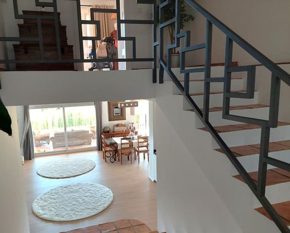 5 chambre Villa/Maison à vendre à Estepona avec piscine garage - 1 390 000 € (Ref: 9095498)