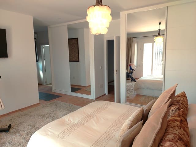 5 chambre Villa/Maison à vendre à Estepona avec piscine garage - 1 390 000 € (Ref: 9095498)