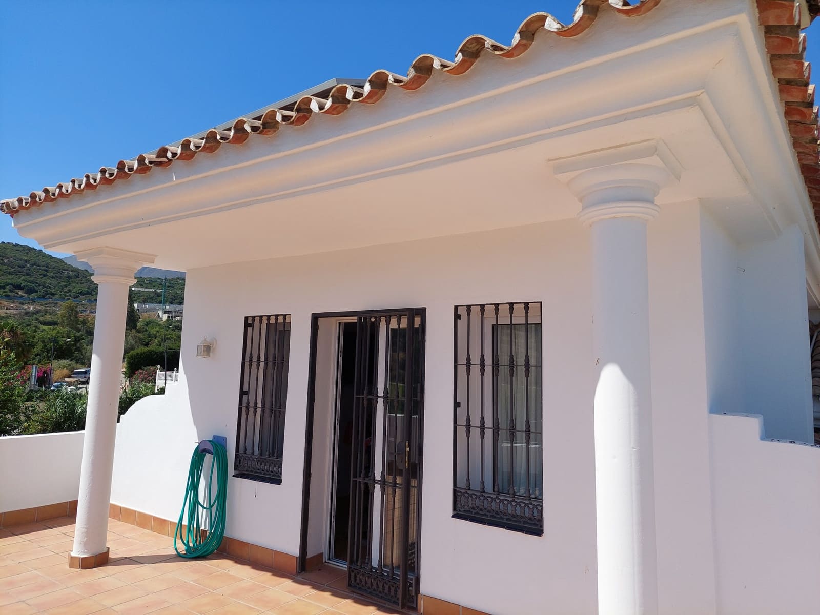 5 chambre Villa/Maison à vendre à Estepona avec piscine garage - 1 390 000 € (Ref: 9095498)