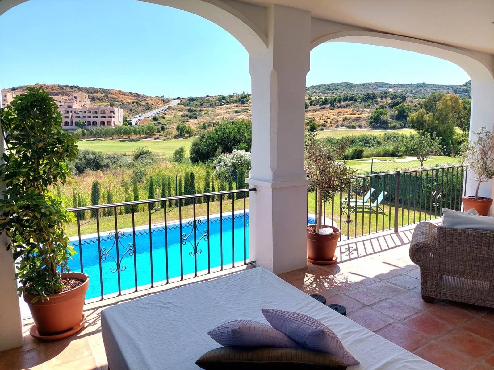 5 chambre Villa/Maison à vendre à Estepona avec piscine garage - 1 390 000 € (Ref: 9095498)