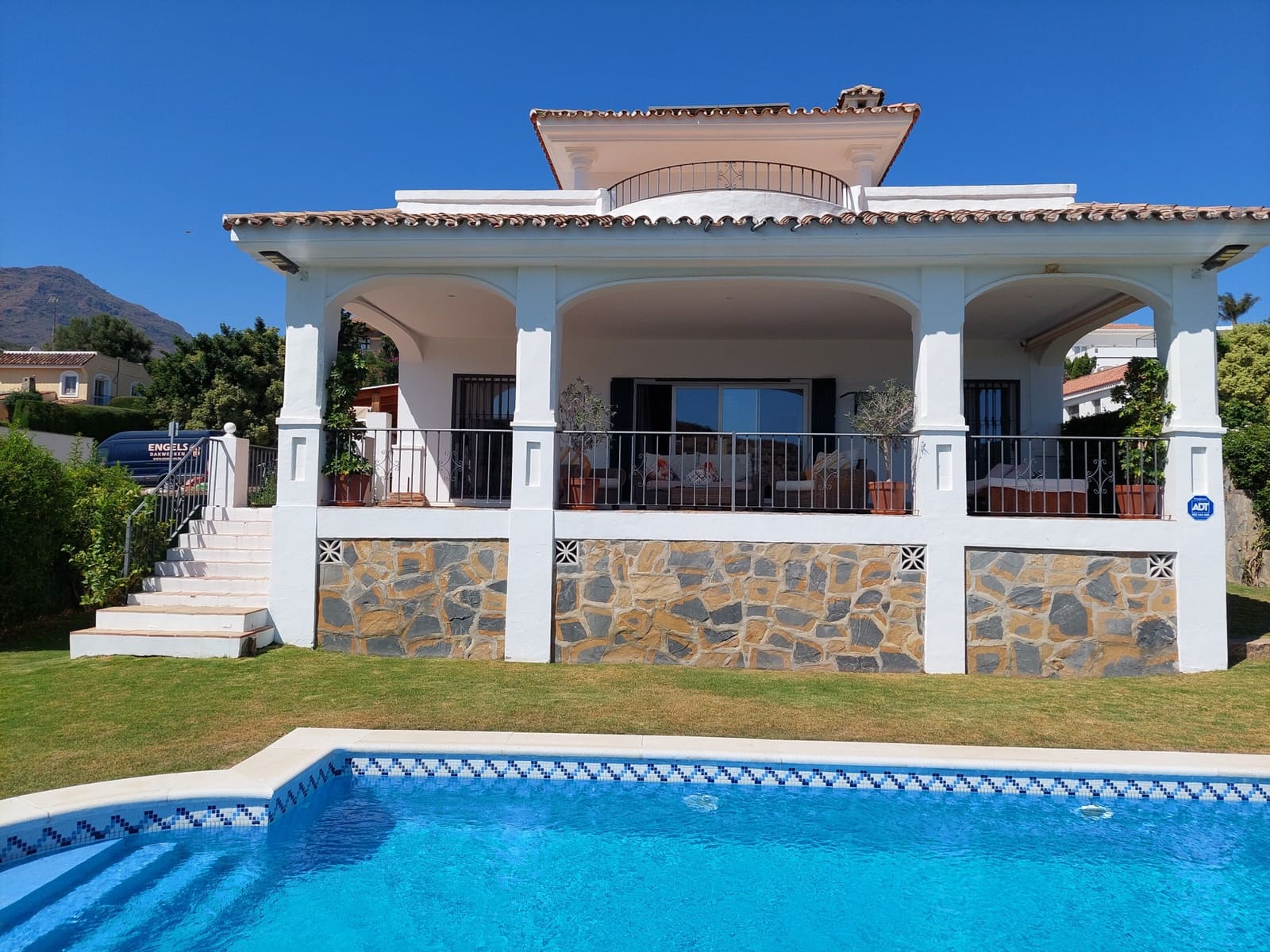 5 chambre Villa/Maison à vendre à Estepona avec piscine garage - 1 390 000 € (Ref: 9095498)
