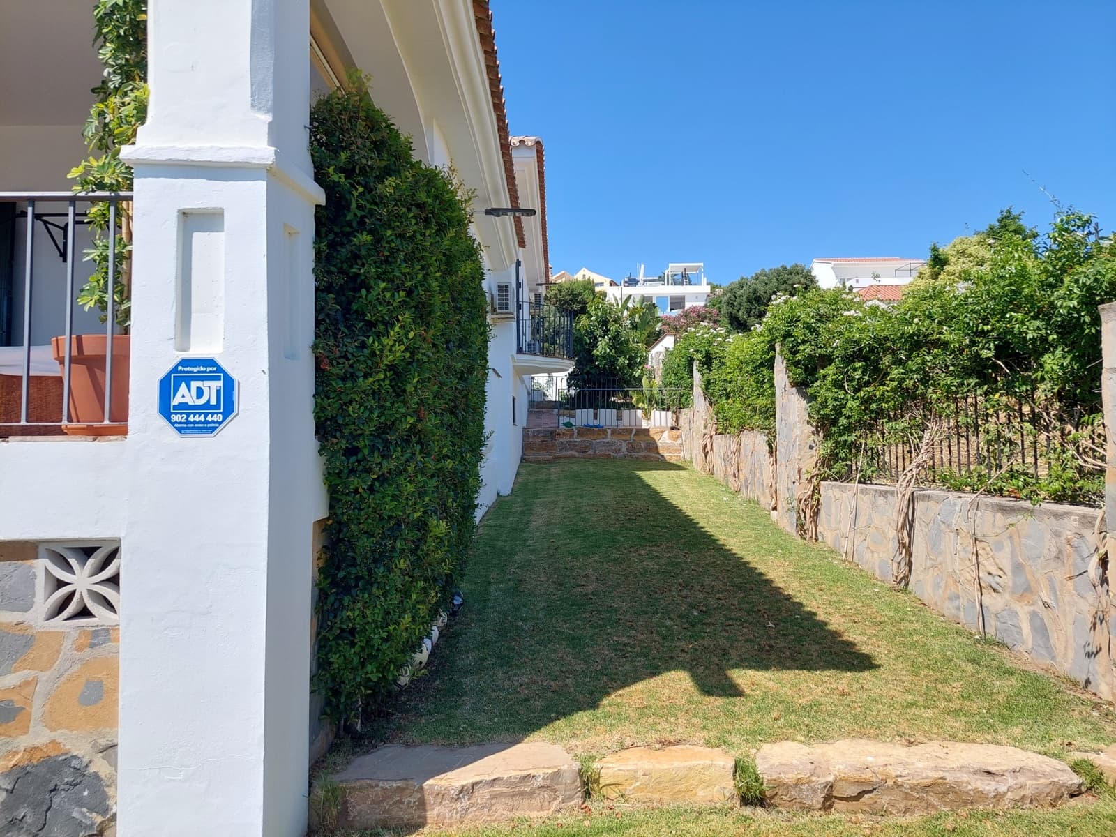 5 soverom Villa til salgs i Estepona med svømmebasseng garasje - € 1 390 000 (Ref: 9095498)