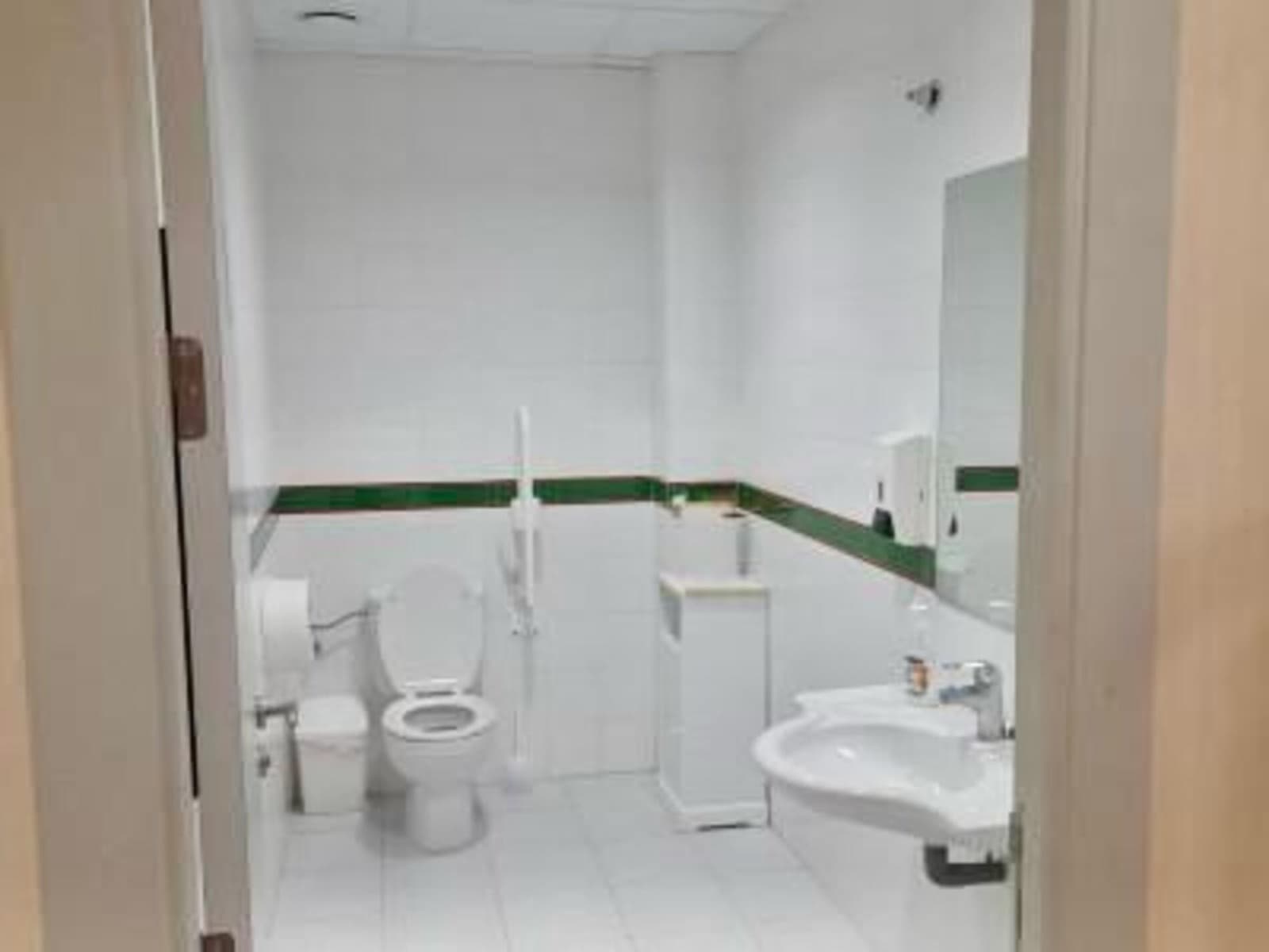 Kontor til salg i Coin med garage - € 1.200.000 (Ref: 9100951)