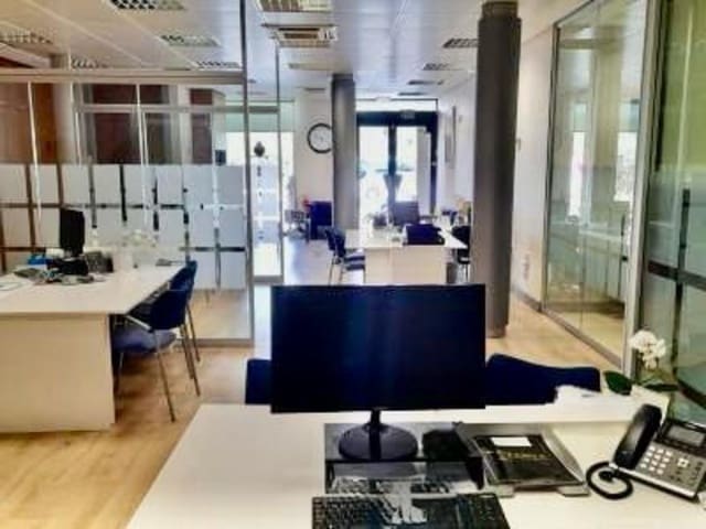 Kontor til salgs i Coín med garasje - € 1 200 000 (Ref: 9100951)