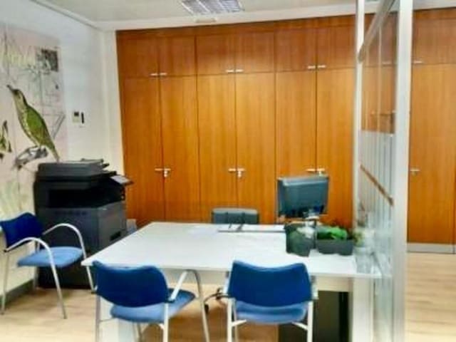Kontor til salgs i Coín med garasje - € 1 200 000 (Ref: 9100951)