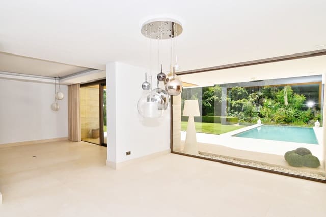 5 soveværelse Villa til salg i Sotogrande Alto, San Roque med swimmingpool - € 2.995.000 (Ref: 9104878)