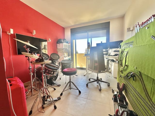 3 Zimmer Penthouse zu verkaufen in Marbella mit Pool Garage - 700.000 € (Ref: 9106720)