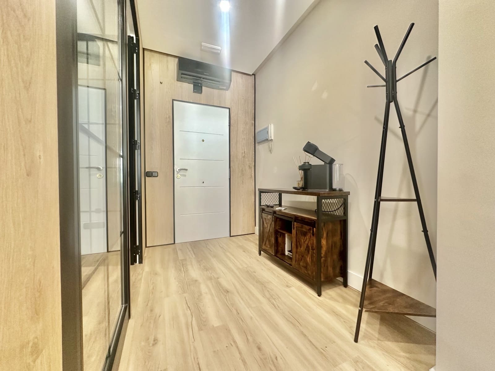 Toimisto myytävänä paikassa Marbella - 250 000 € (Ref: 9114392)