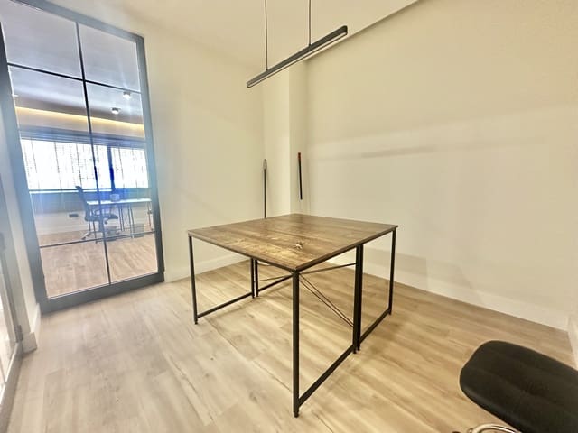 Kontor till salu i Marbella - 250 000 € (Ref: 9114392)