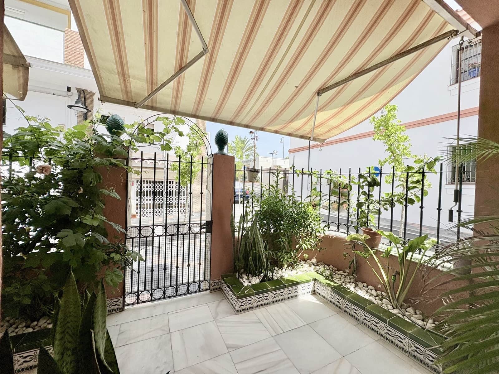 6 soveværelse Semi-Rækkehus til salg i La Cala de Mijas med garage - € 794.000 (Ref: 9116352)