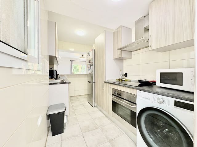 3 makuuhuone Huoneisto myytävänä paikassa Marbella - 307 000 € (Ref: 9125372)