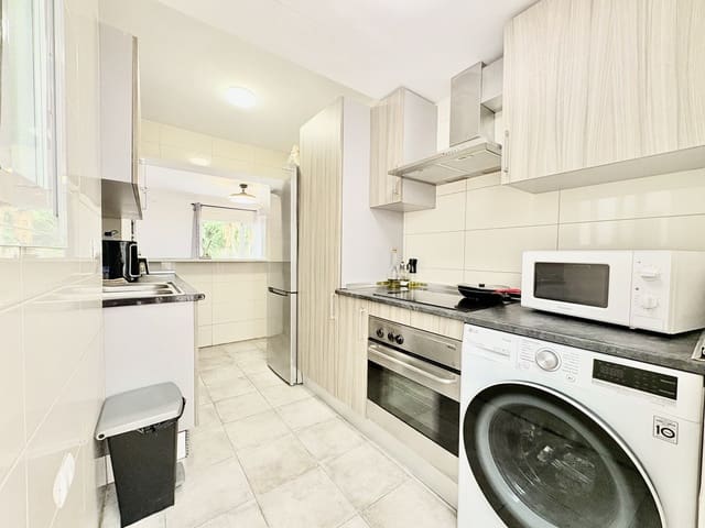 3 makuuhuone Huoneisto myytävänä paikassa Marbella - 307 000 € (Ref: 9125372)