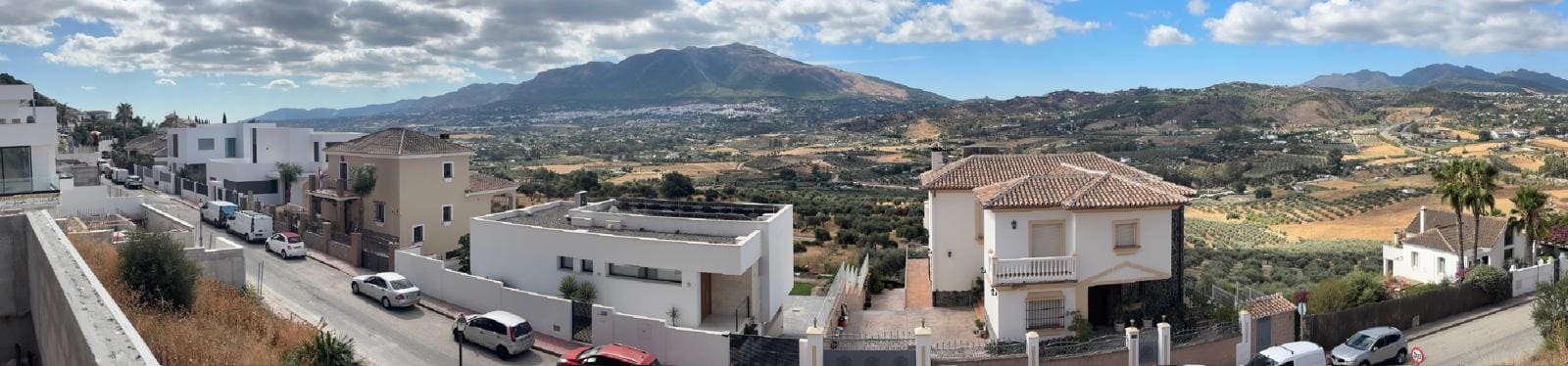 3 soveværelse Villa til salg i Coin med swimmingpool garage - € 742.000 (Ref: 9126915)