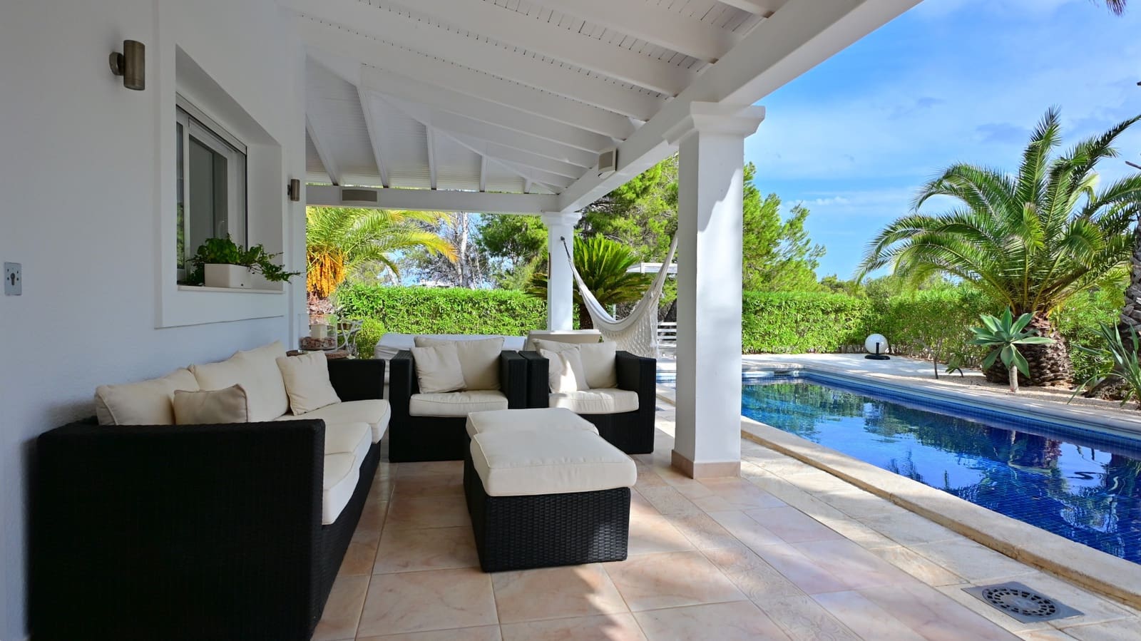 4 sypialnia Willa na sprzedaż w Santa Eulalia / Santa Eularia z basenem garażem - 1 790 000 € (Ref: 9129976)