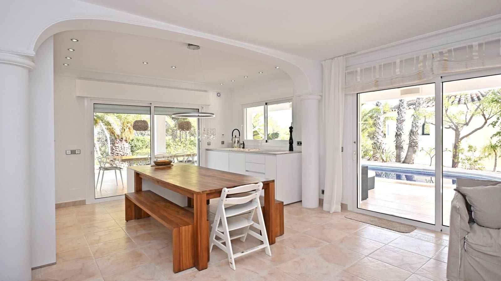 4 sypialnia Willa na sprzedaż w Santa Eulalia / Santa Eularia z basenem garażem - 1 790 000 € (Ref: 9129976)