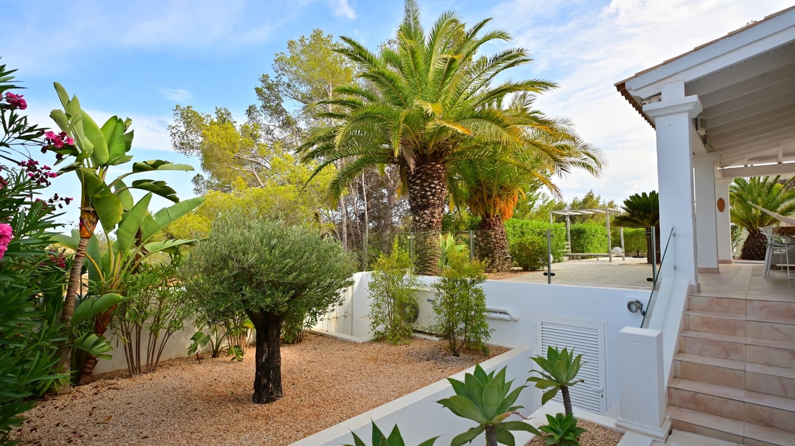 4 sypialnia Willa na sprzedaż w Santa Eulalia / Santa Eularia z basenem garażem - 1 790 000 € (Ref: 9129976)