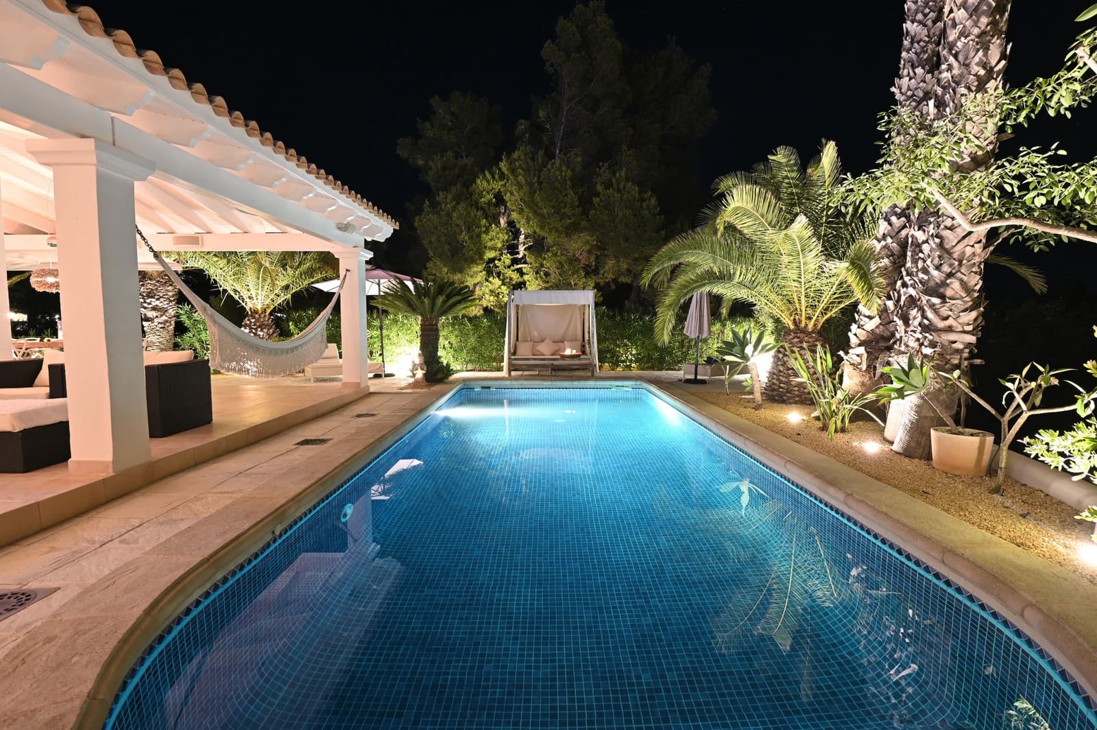 4 sypialnia Willa na sprzedaż w Santa Eulalia / Santa Eularia z basenem garażem - 1 790 000 € (Ref: 9129976)