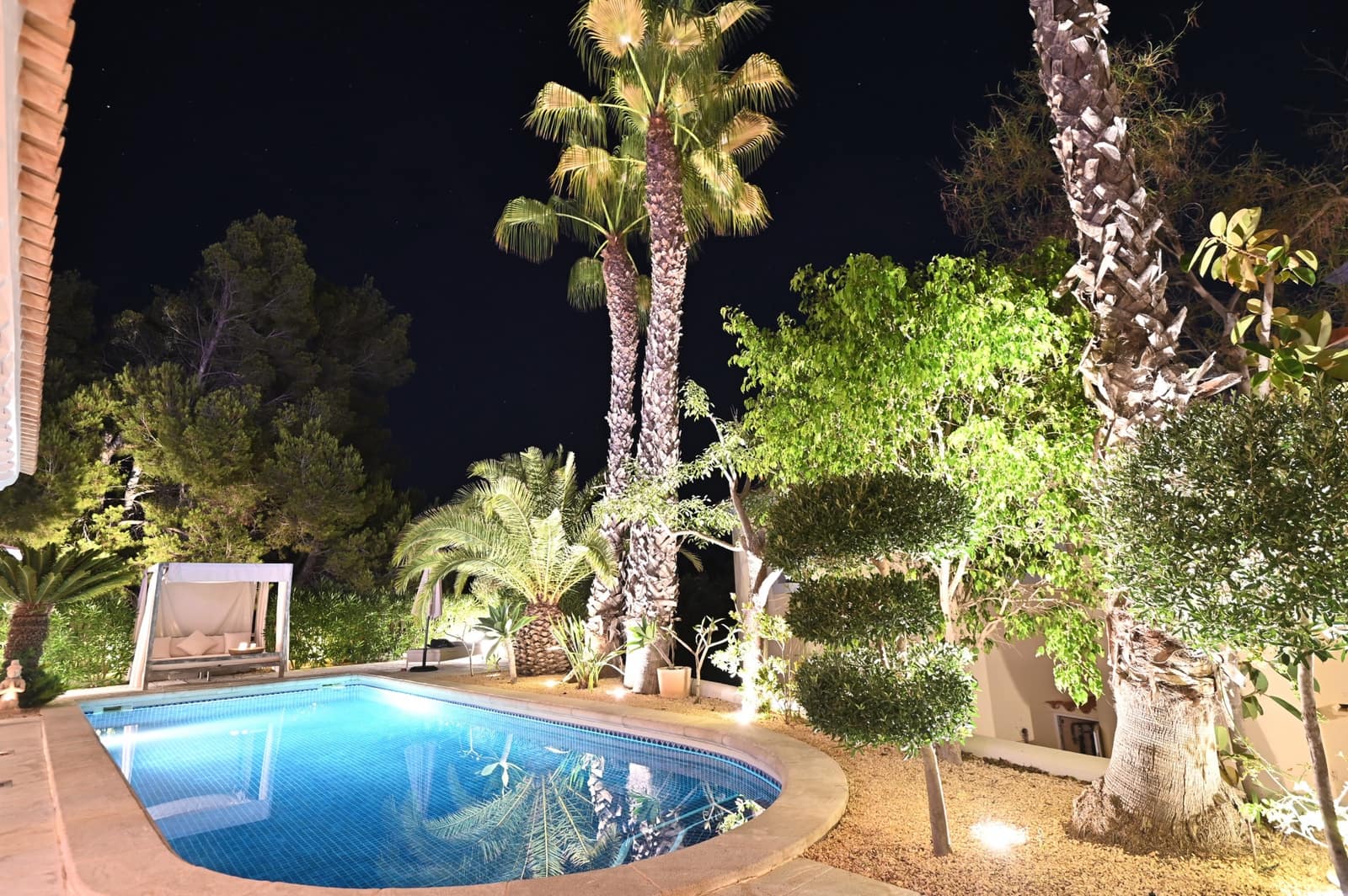 4 sypialnia Willa na sprzedaż w Santa Eulalia / Santa Eularia z basenem garażem - 1 790 000 € (Ref: 9129976)