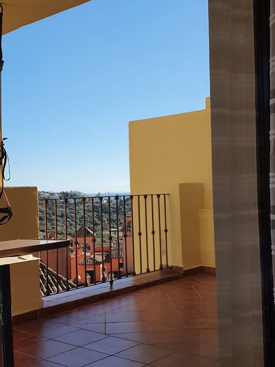 2 slaapkamer Penthouse te koop in Estepona met zwembad garage - € 320.000 (Ref: 9132469)