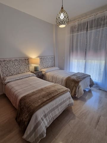 2 slaapkamer Penthouse te koop in Estepona met zwembad garage - € 320.000 (Ref: 9132469)