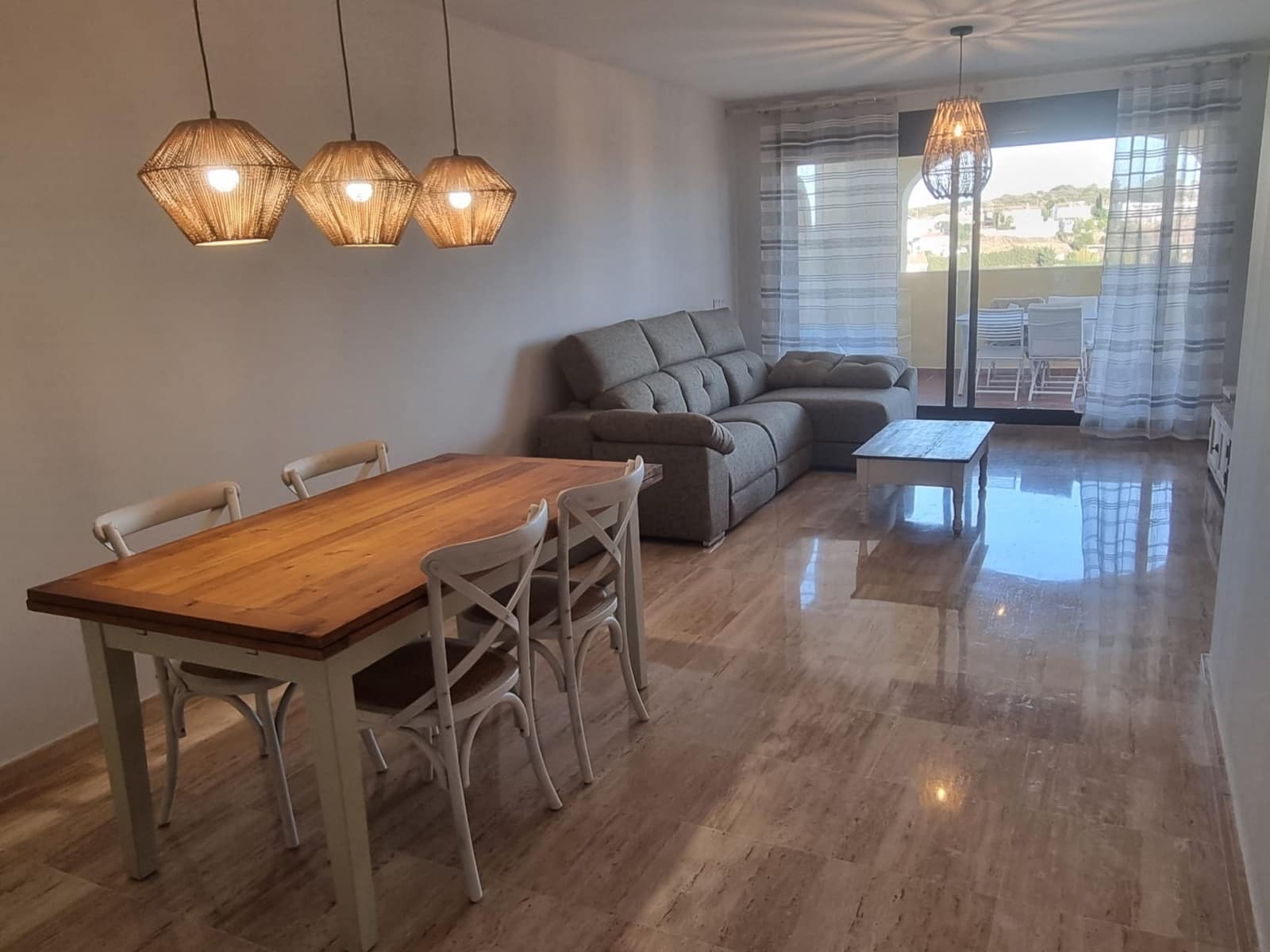 2 slaapkamer Penthouse te koop in Estepona met zwembad garage - € 320.000 (Ref: 9132469)