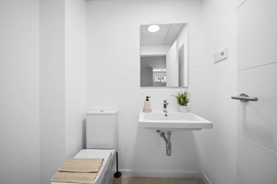 4 soverom Kjedet enebolig til salgs i La Cala de Mijas med svømmebasseng garasje - € 950 000 (Ref: 9134675)