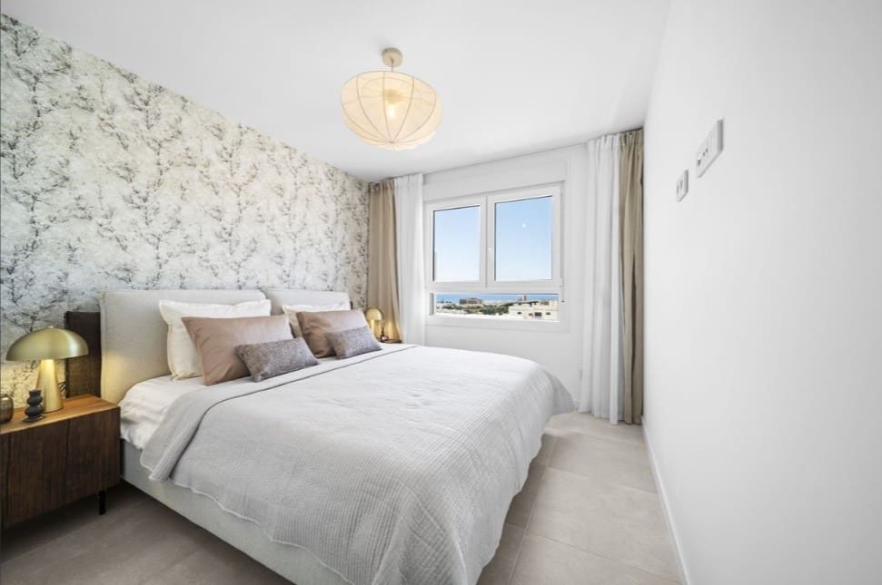 4 soverom Kjedet enebolig til salgs i La Cala de Mijas med svømmebasseng garasje - € 950 000 (Ref: 9134675)