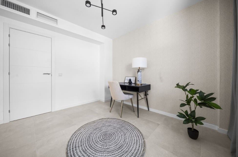 4 soverom Kjedet enebolig til salgs i La Cala de Mijas med svømmebasseng garasje - € 950 000 (Ref: 9134675)