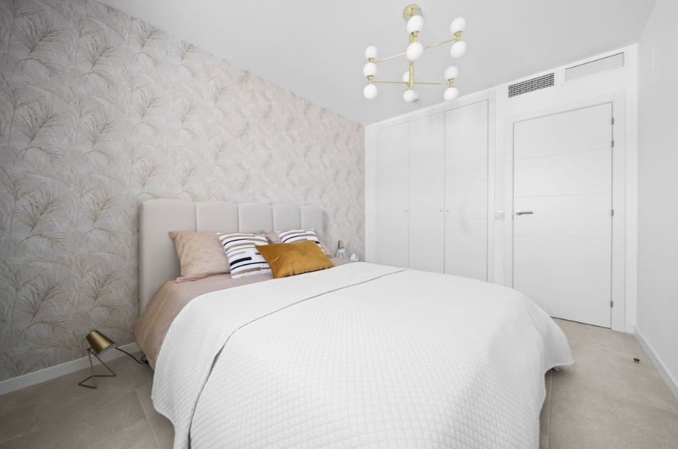 4 soverom Kjedet enebolig til salgs i La Cala de Mijas med svømmebasseng garasje - € 950 000 (Ref: 9134675)