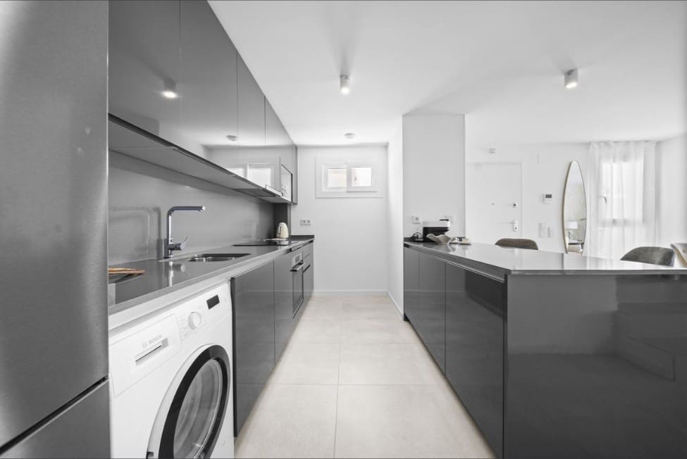 4 soverom Kjedet enebolig til salgs i La Cala de Mijas med svømmebasseng garasje - € 950 000 (Ref: 9134675)