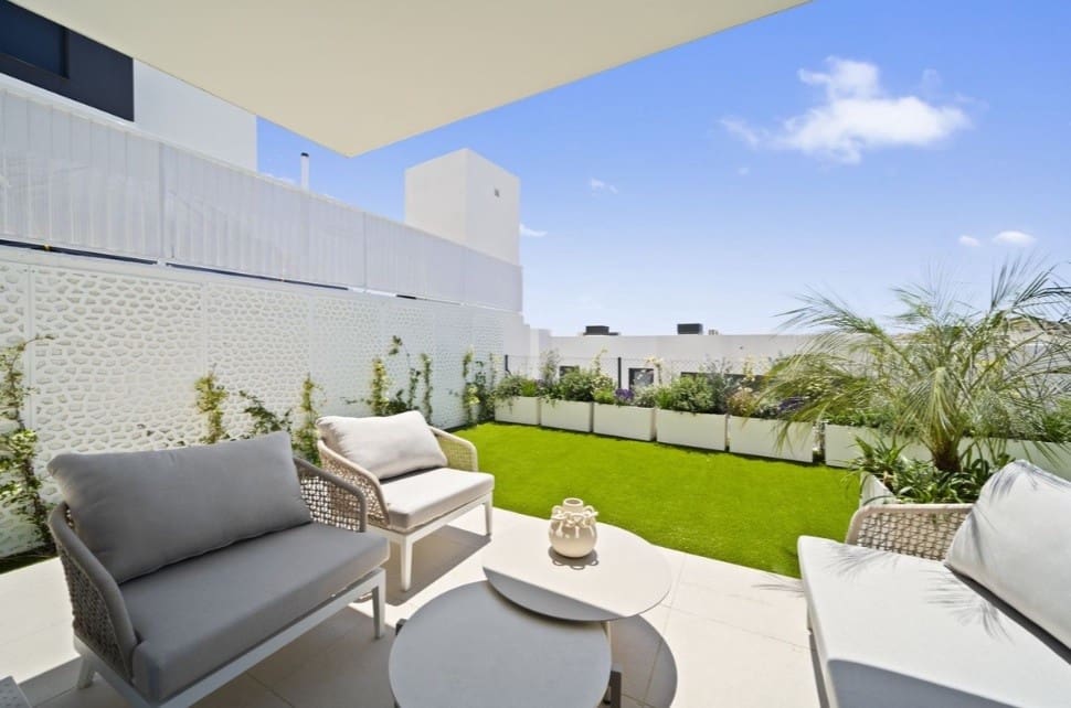 4 soverom Kjedet enebolig til salgs i La Cala de Mijas med svømmebasseng garasje - € 950 000 (Ref: 9134675)