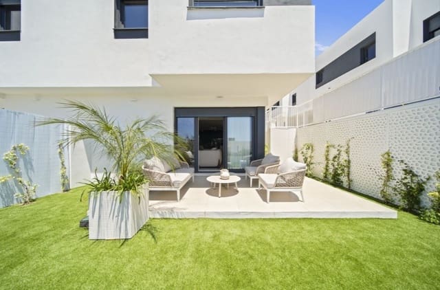 4 soveværelse Semi-Rækkehus til salg i La Cala de Mijas, Mijas med swimmingpool garage - € 950.000 (Ref: 9134675)