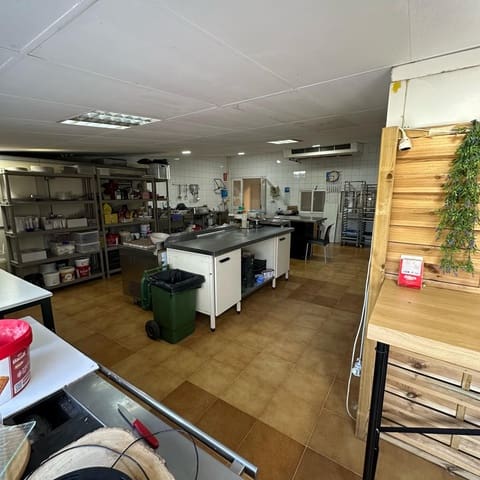 Erhverv til salg i Marbella - € 450.000 (Ref: 9137395)