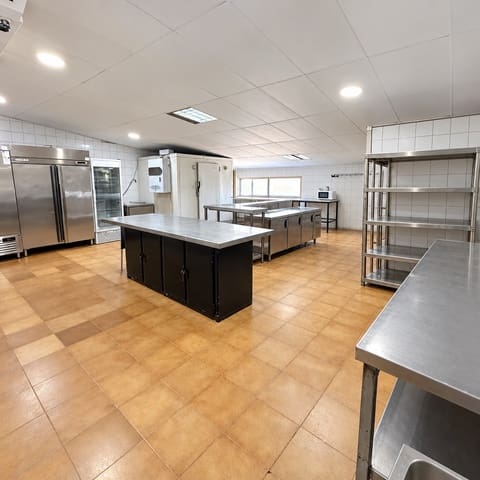 Erhverv til salg i Marbella - € 450.000 (Ref: 9137395)