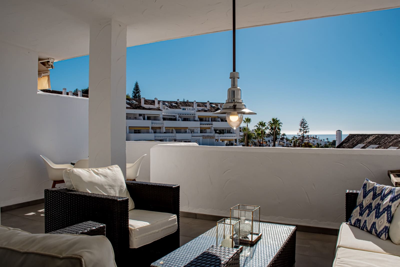 2 Zimmer Penthouse zu verkaufen in Marbella mit Pool - 675.000 € (Ref: 9145600)